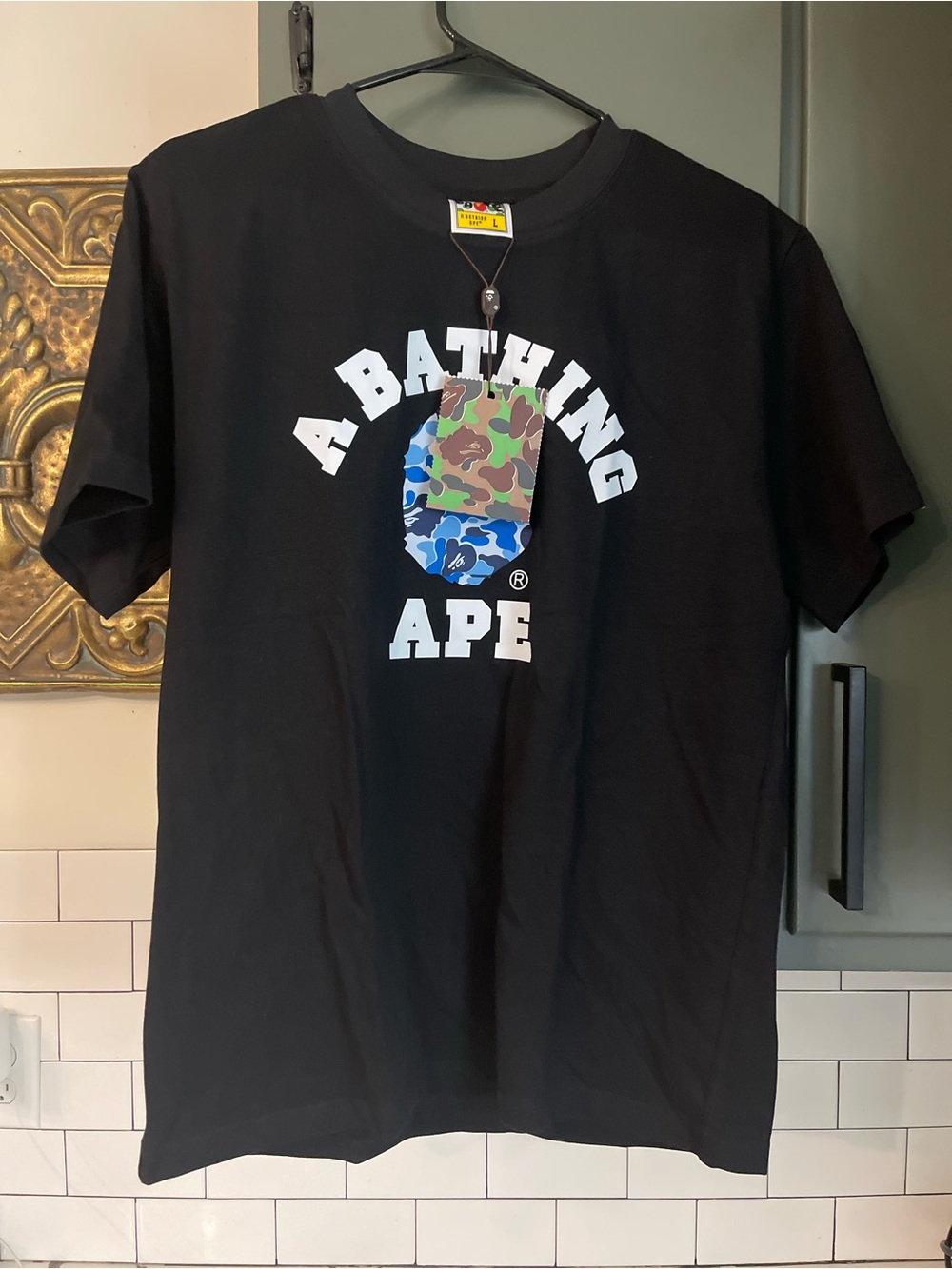 Men’s Graphic Design Tee Size L.